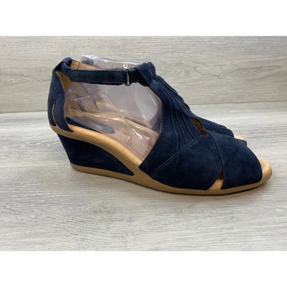 Earth Cheverly Women's Blue Suede Pleated Wedge Sandals 11 W Comfort Shoes